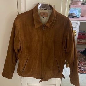 Very handsome leather jacket.  Excellent condition!